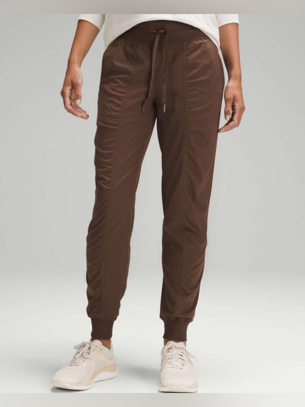 Lululemon Dance Studio Mid-Rise Jogger Full Length
Java size 4